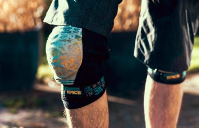 Mountainbike knee pads in comparison